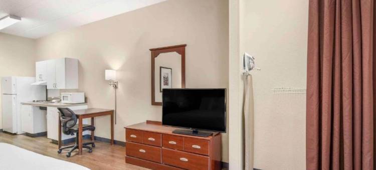 伊利诺伊芝加哥莱尔镇6号汽车旅馆套房(Motel 6 Suites Chicago Lisle IL)图片