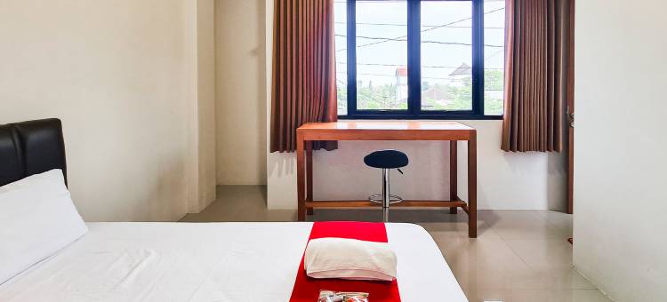 红多兹家庭旅馆普禾加多火车站2(RedDoorz near Stasiun Purwokerto 2)图片