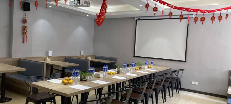 欧菲斯精选电影酒店(湖州爱山广场衣裳街店)图片