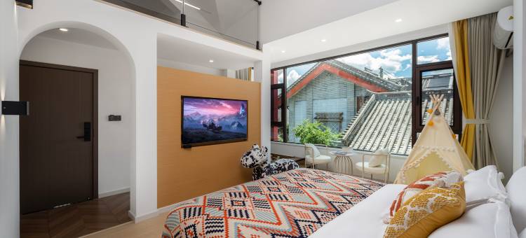 楚雄云间时光艺宿(彝人古镇店)图片