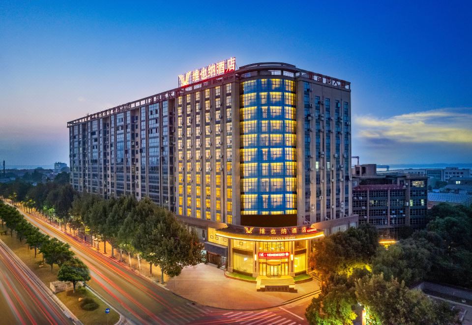 Vienna Hotel (Jiujiang Binjiang East Rd Shihua Zongchang)Over view
