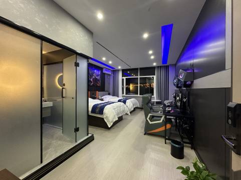 嘻游纪电竞酒店(海原汽车站店)