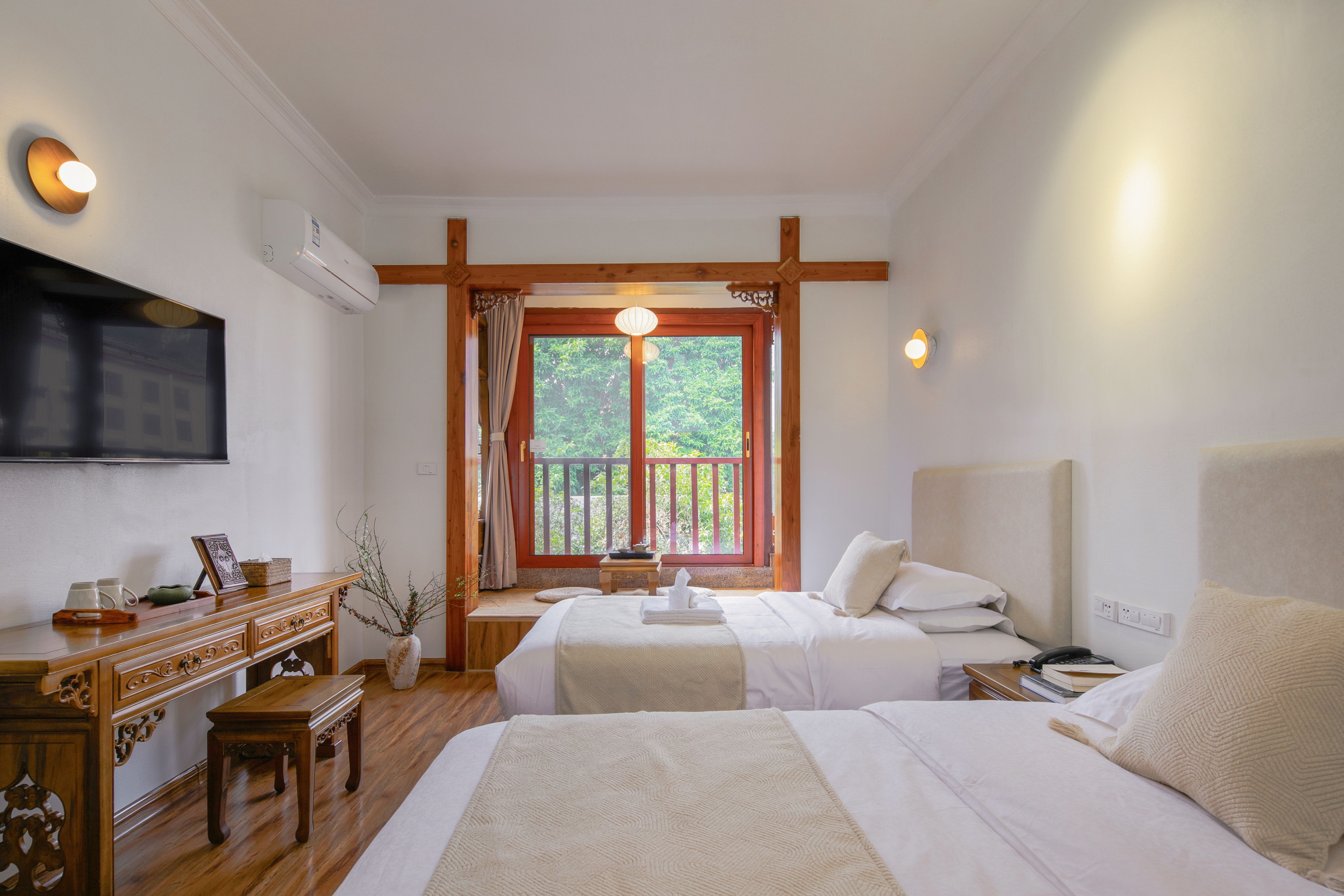 Riverview HotelOver view