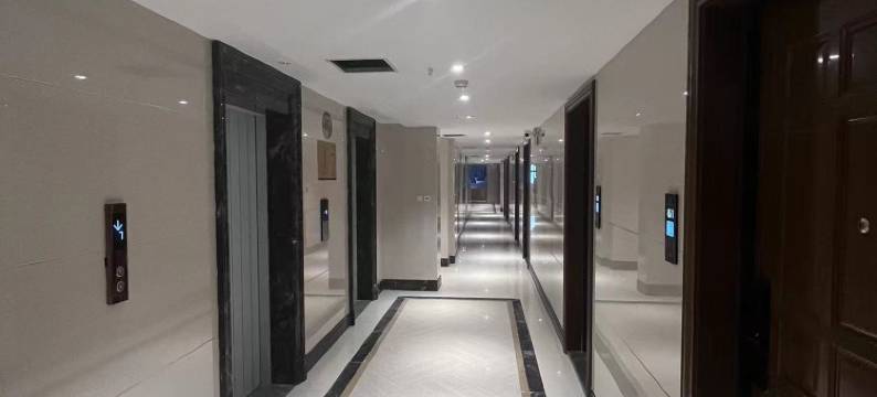 盛世时光高空江景酒店(重庆观音桥北滨一路店)图片