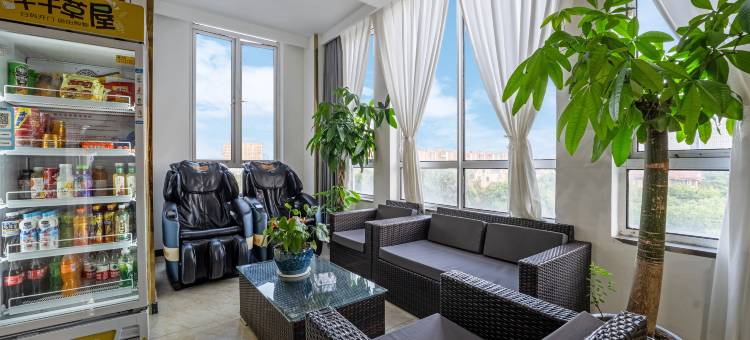 易佰良品酒店(南京江宁大学城交通学院地铁站店)图片