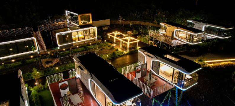 时间之外太空舱露营基地(太行山八泉峡店)图片