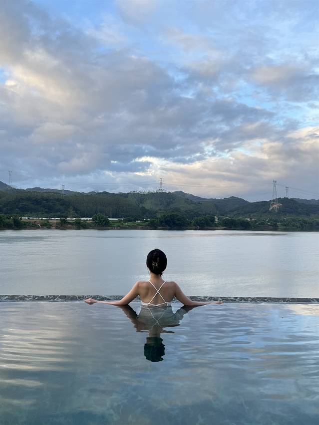 惠云希·山里院子 270°江景泳池度假民宿图片