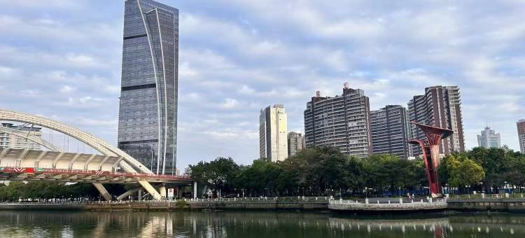 伴与久江畔复式公寓民宿(孙文西路步行街兴中广场店)图片