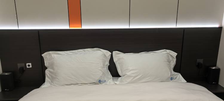 半十先生酒店图片