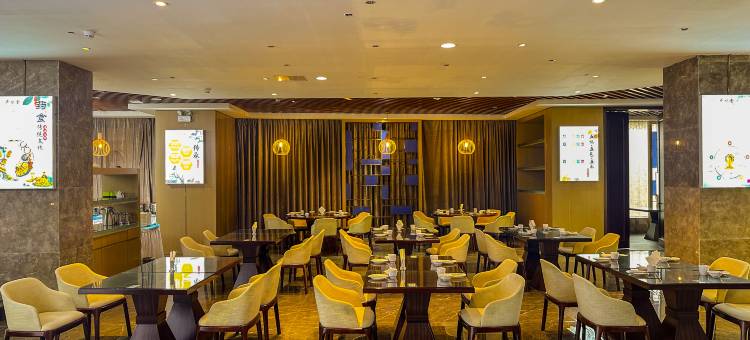 卢氏国际酒店图片