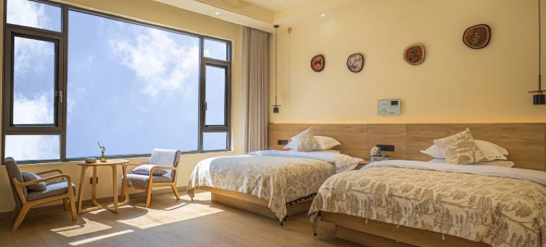 尘上·梅里酒店(飞来寺观景台店)图片