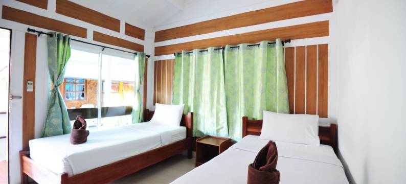 弗佛双棕榈小屋酒店(Phi Phi Twin Palms Bungalow)图片