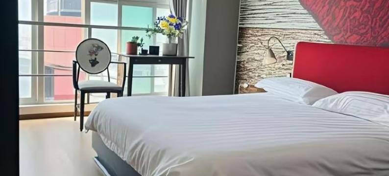 四季阳光主题客栈(三明麒麟山公园店)图片