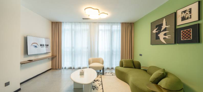 澜居·月畔酒店(大科城地铁站贵安高铁站店)图片