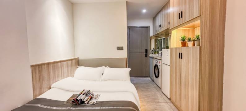 潮居公寓(深圳福田中心岗厦地铁站店)图片