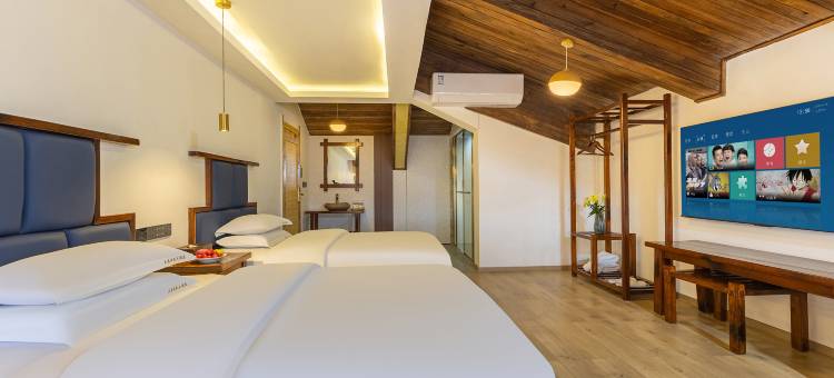 天高云淡大酒店(威宁县政府草海站店)图片