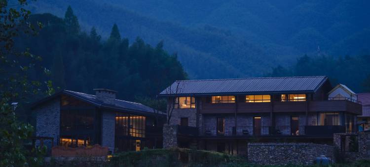 村头芳 · 若谷山房图片