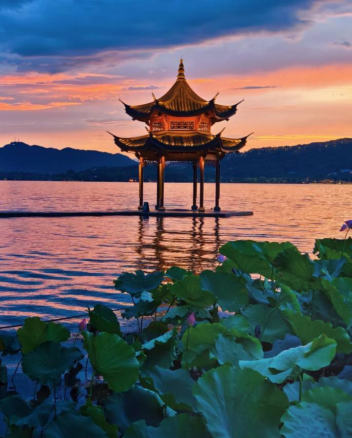 西湖|和昉巨幕影院酒店(龙翔桥地铁站店)