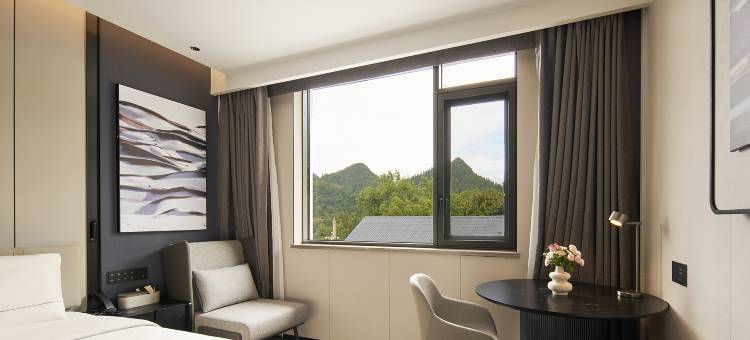 贵阳十里河滩花溪公园地铁站亚朵酒店图片