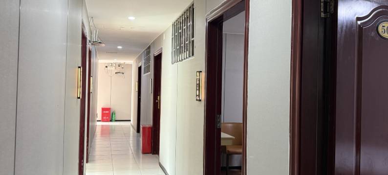 鄱阳湖宾馆(深圳布吉长龙地铁站店)图片