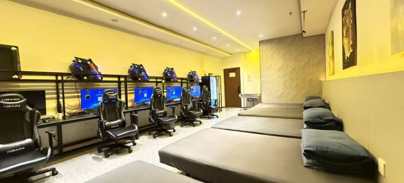 青山见影视电竞酒店图片