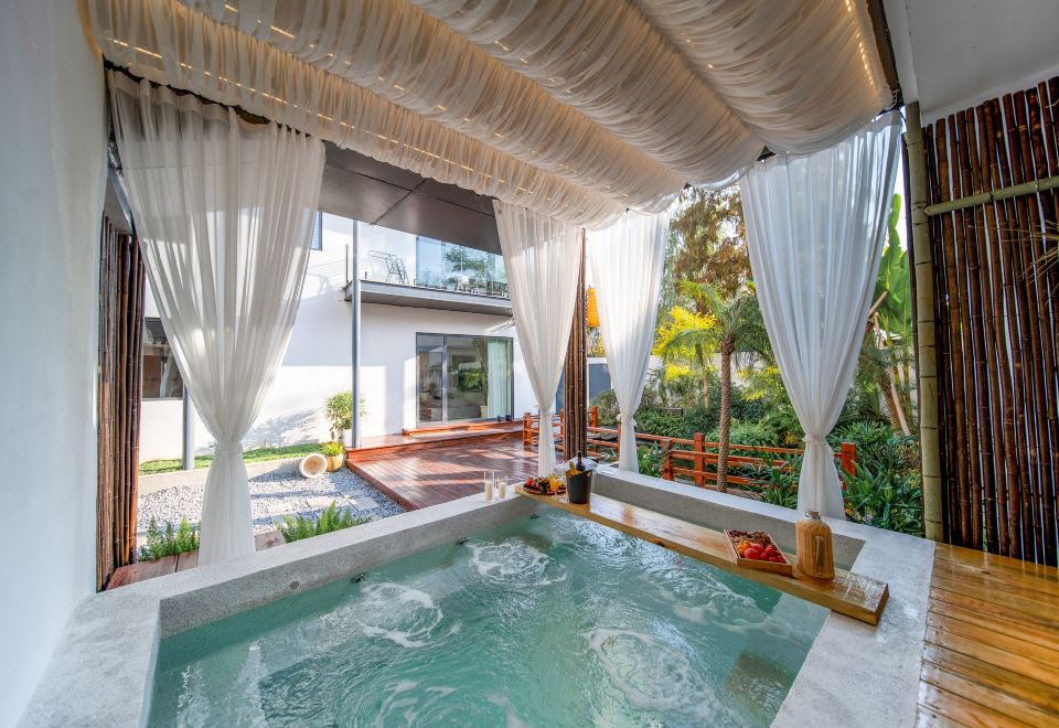 莺飞七月·私汤民宿（OMG心跳乐园店）外景图