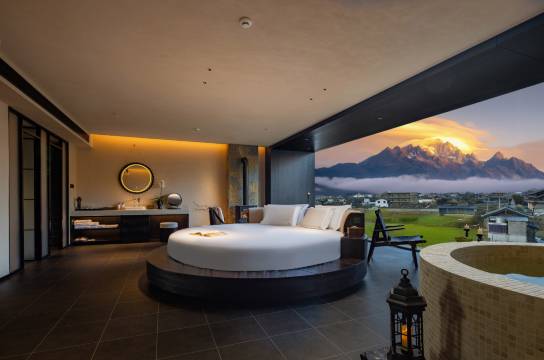 麓野白沙Bahada·日照金山丨汤池丨雪山庄园度假民宿