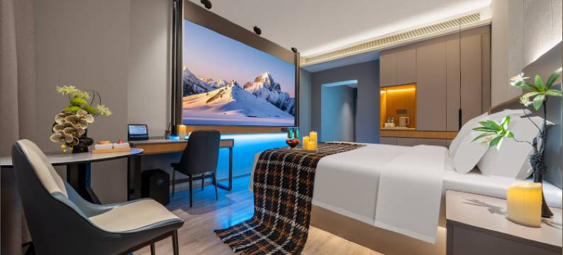 叶与晨电竞电影酒店(石家庄铁道大学义堂地铁站店)图片