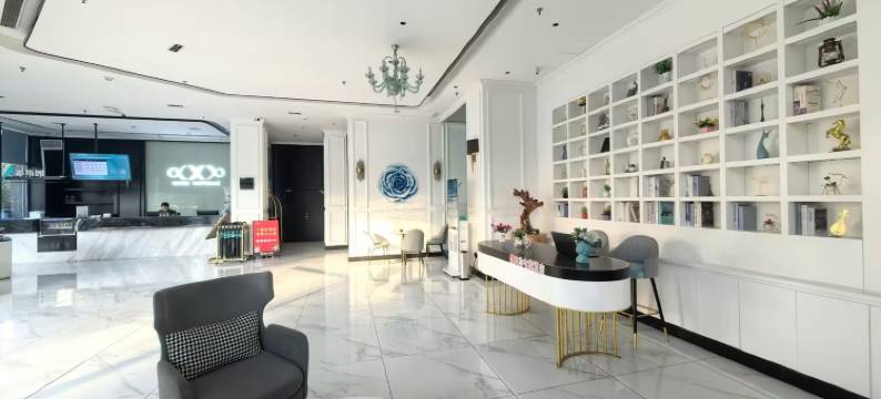 寓约电竞酒店(赣州火车站五龙客家风情园店)图片