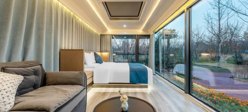 游垫古村太空舱民宿图片