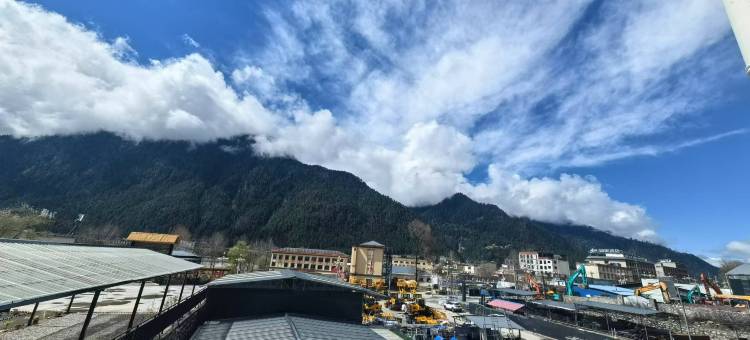 雾隐庄园(波密县318国道店)图片