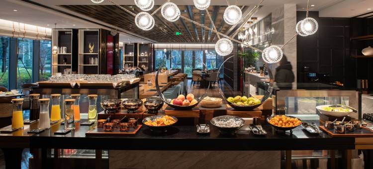 上海虹桥站国家会展中心建国铂萃酒店图片