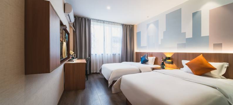 曼客阳光酒店(四川护理职业学院万达广场店)图片