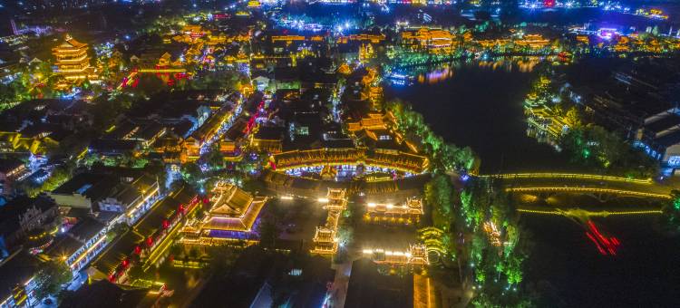 天空之镜·环岛湖景酒店(台儿庄古城风景区店)图片