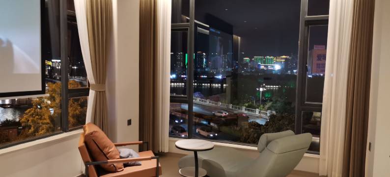 大理星辰海大海景酒店(大理站兴盛大桥店)图片