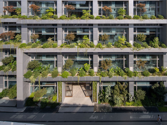 成都星天外酒店(犀浦高铁站百草路地铁站店)