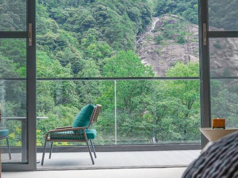 黄山水松石山房酒店外景图