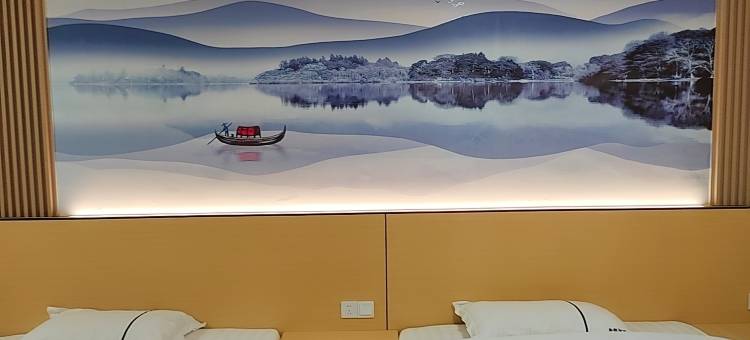 OYO新银河宾馆(双峰县人民检察院店)图片