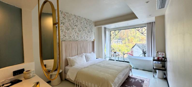 九野半山全景民宿(凤凰古城店)图片