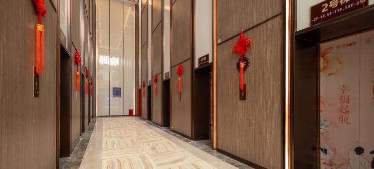 丽珵云端酒店(高铁南站木桥地铁站店)图片