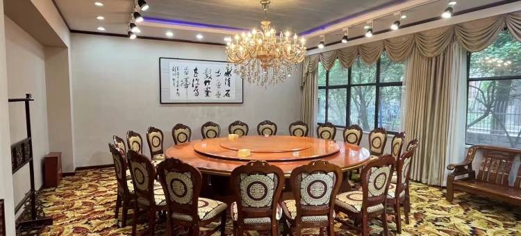 新郑龙湖揽雲山庄(法官学院小乔地铁站店)图片