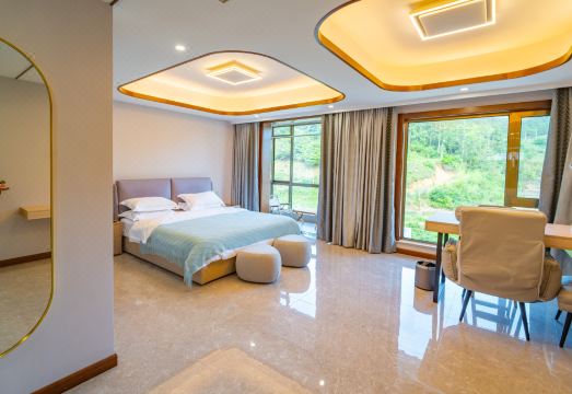 Pingnan Xiyin Homestay Hotel Overview