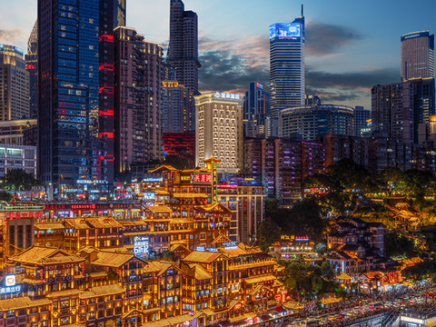 重庆洪崖洞千厮门大桥江景亚朵酒店