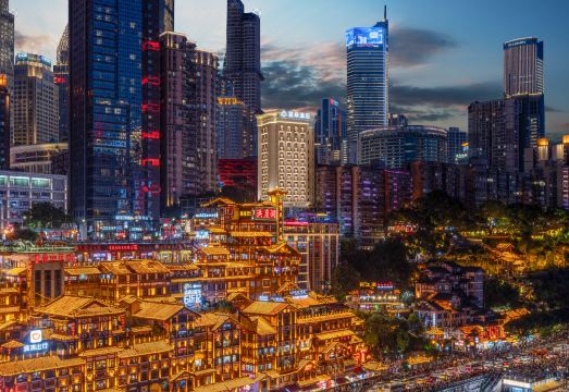 重庆洪崖洞千厮门大桥江景亚朵酒店外景图