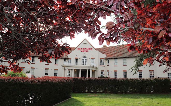 Mercure Canberra Hotel Overview