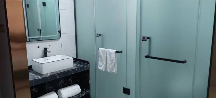 速8酒店(奎屯驿马巷美食街店)图片