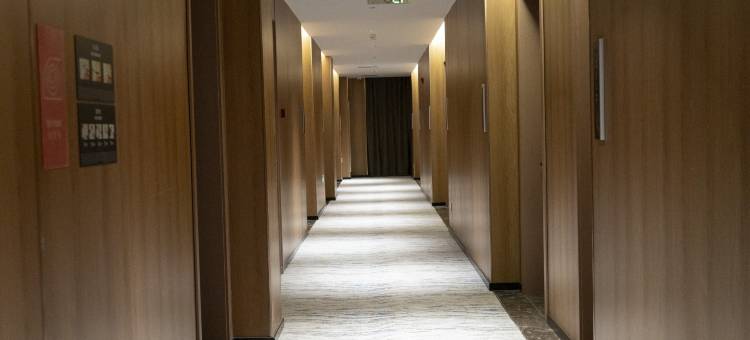 梧品·遇见百草园·树下奇遇时光简奢酒店(绍兴鲁迅故里景区店)图片