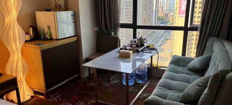 舒服家Metropolis·城市轻奢美宿(佛冈利鑫店)图片