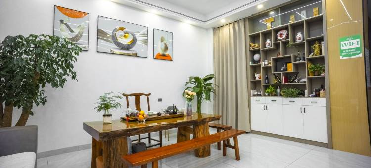 曲靖南郡尚居酒店(麒麟高中店)图片