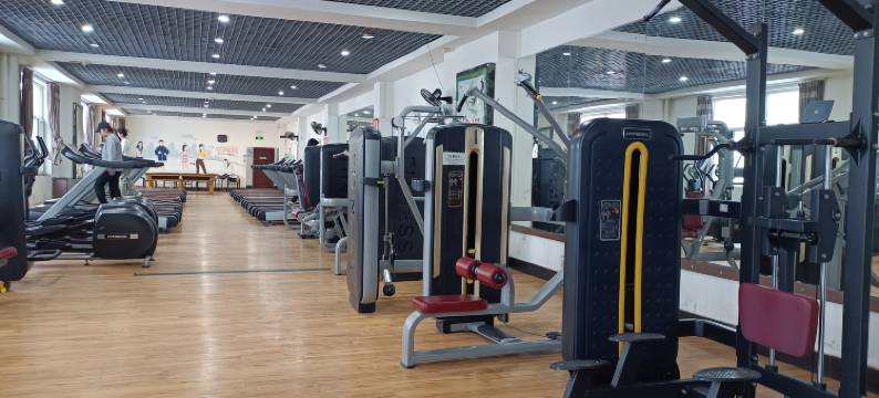 冠逸酒店(开原全民健身中心)图片